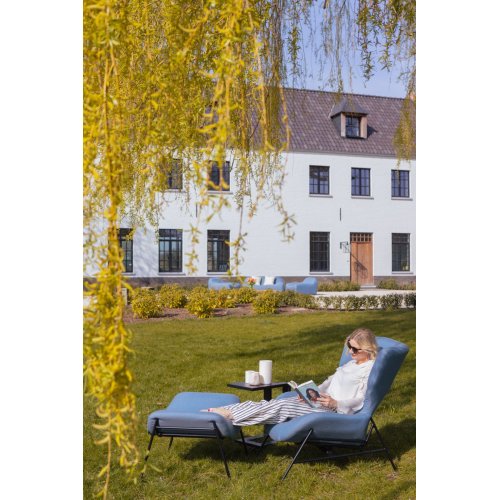 Cool lounge chair + pouf – Zwemco.be