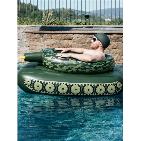 Opblaasbare tank met waterkanon – Zwemco.be